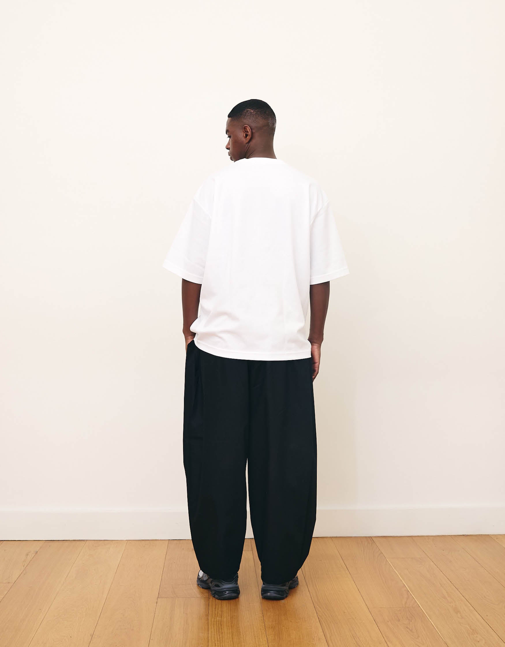 CURVED PANTS CHAPTER 4 _ BLACK