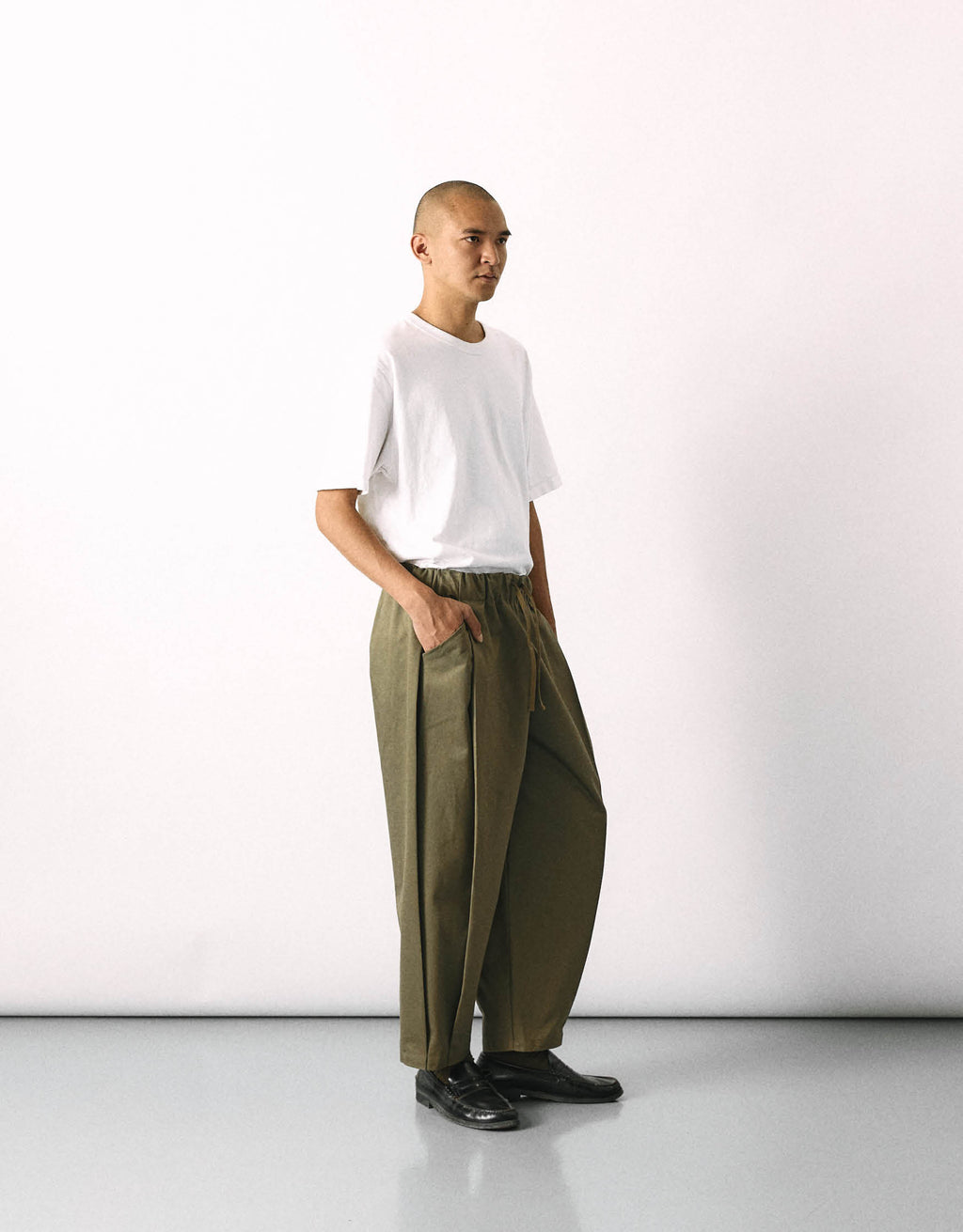 CURVED PANTS CHAPTER 4