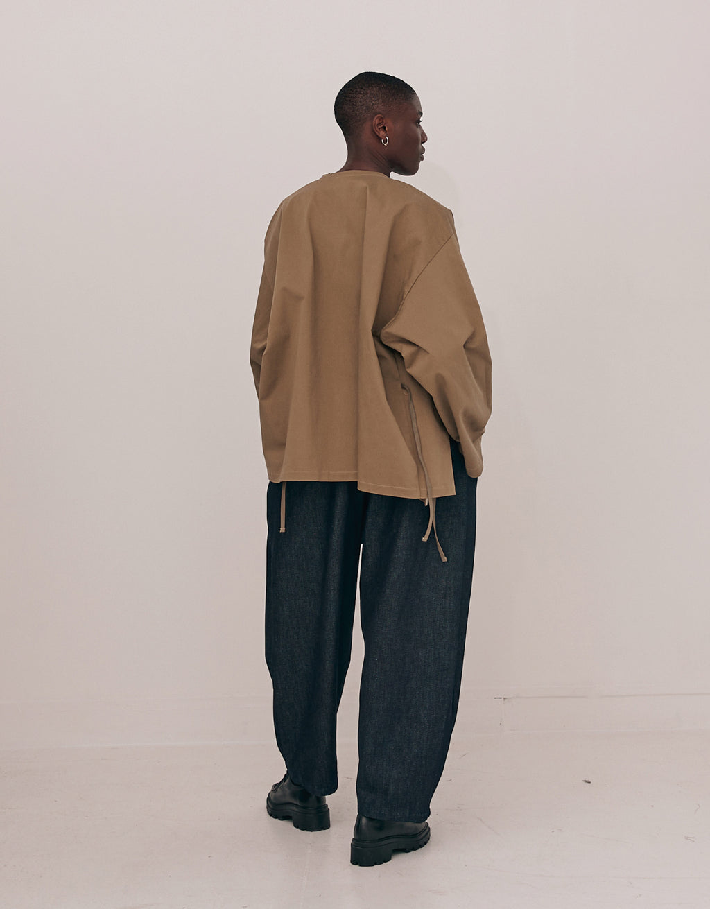 PANTALON CURVED CHAPITRE 4 _ INDIGO